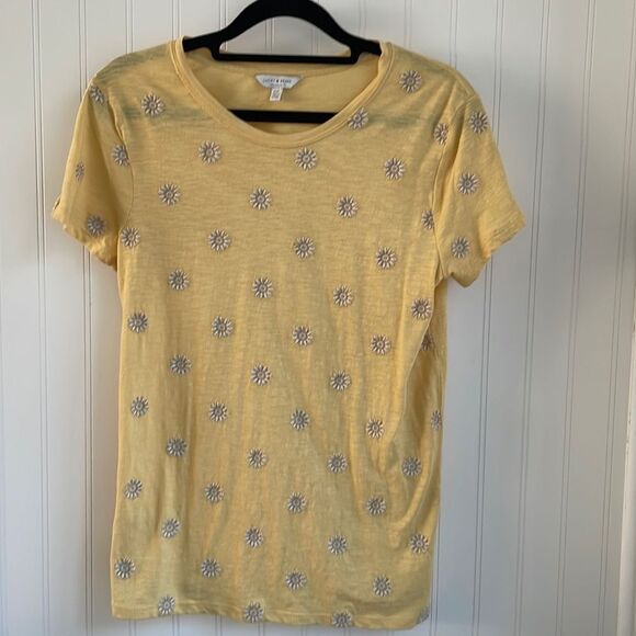 Lucky Brand Tops - LUCKY BRAND Yellow Embroidered Daisy Short Sleeve Women’s Tee 100% Cotton Size S